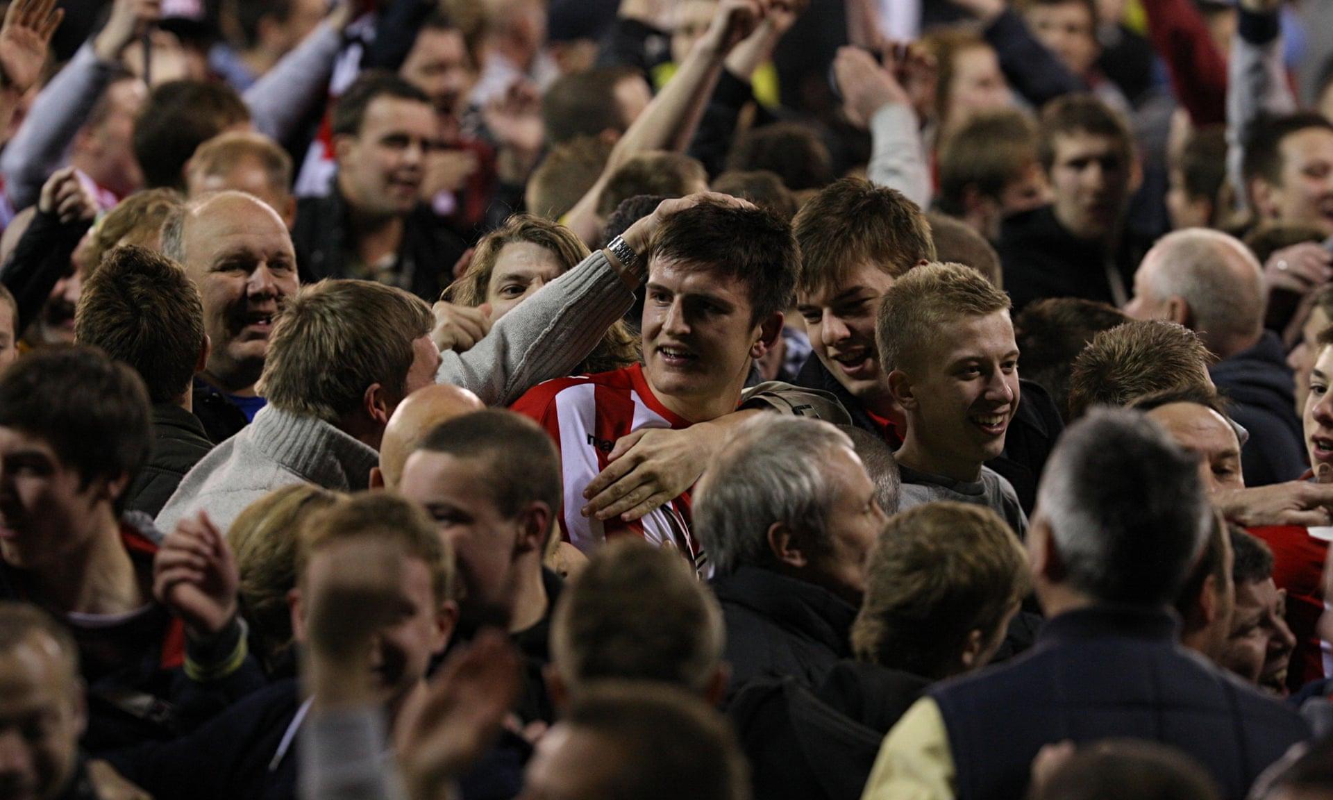 米体：阿莱格里仍在与塔雷讨论转会市场及迈尼昂续约问题.